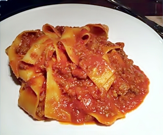 Pappardelle (Pappardelle, sweet sausage ragout, truffle oil)